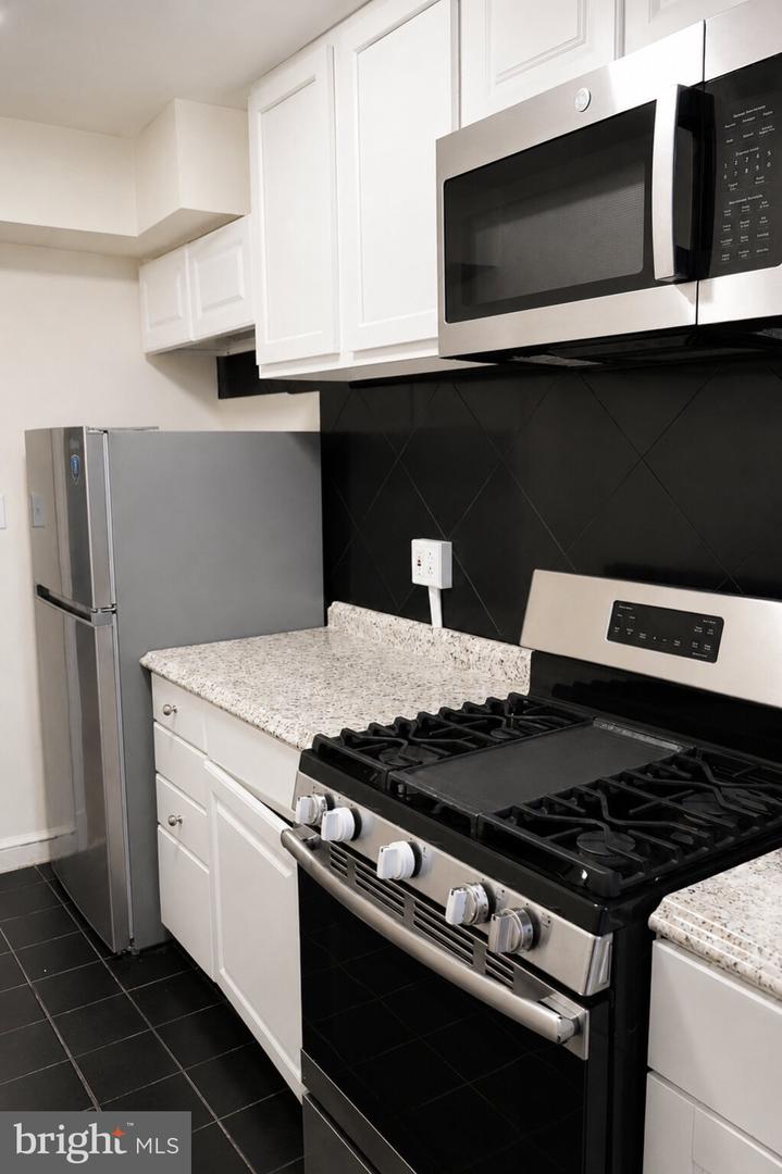 59 Galveston Pl Sw #3 Property Photo 6