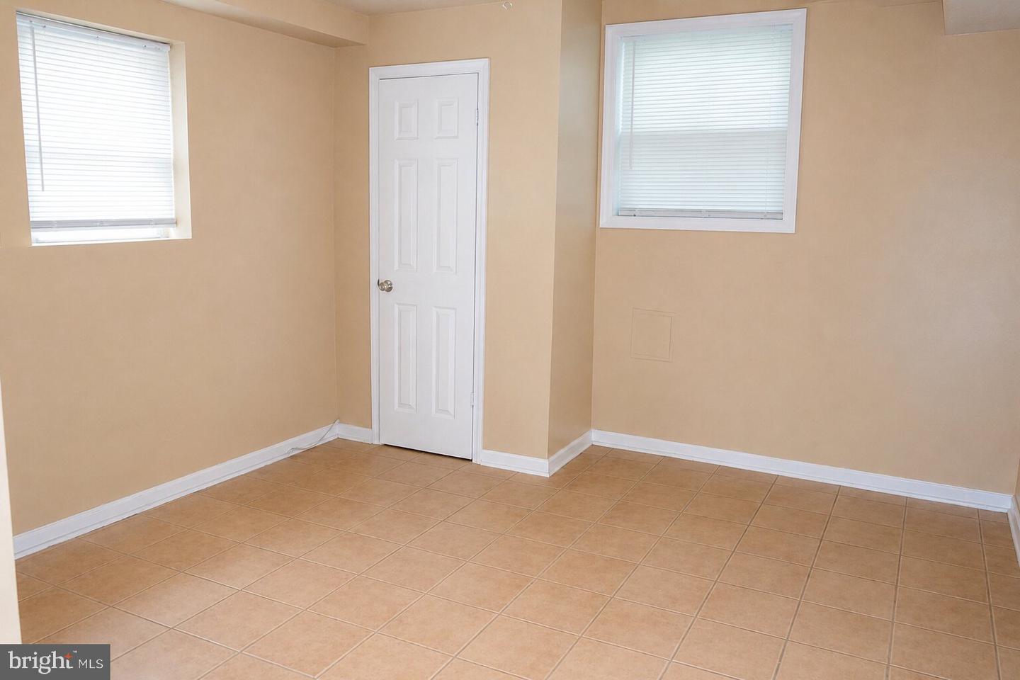 59 Galveston Pl Sw #4 Property Photo 2