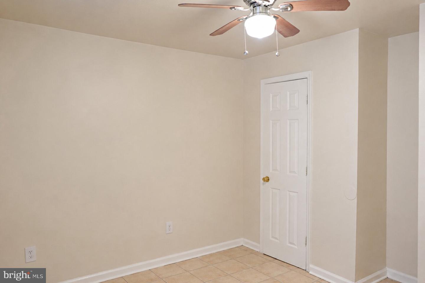 59 Galveston Pl Sw #4 Property Photo 3