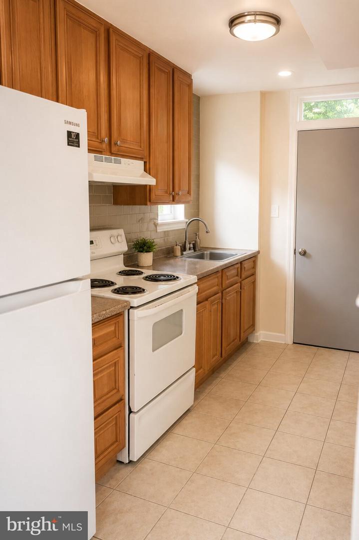 63 Galveston Pl Sw #3 Property Photo 3
