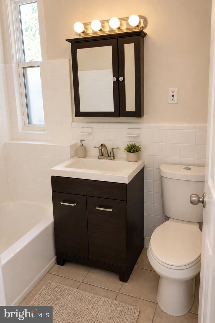 63 Galveston Pl Sw #3 Property Photo 5