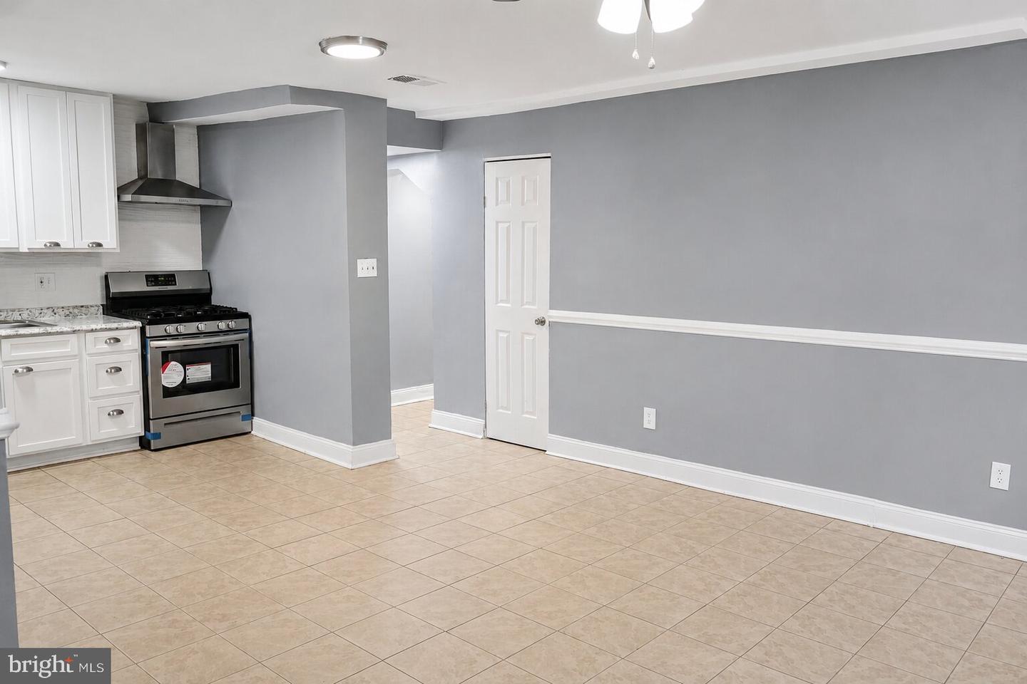 63 Galveston Pl Sw #b Property Photo 4