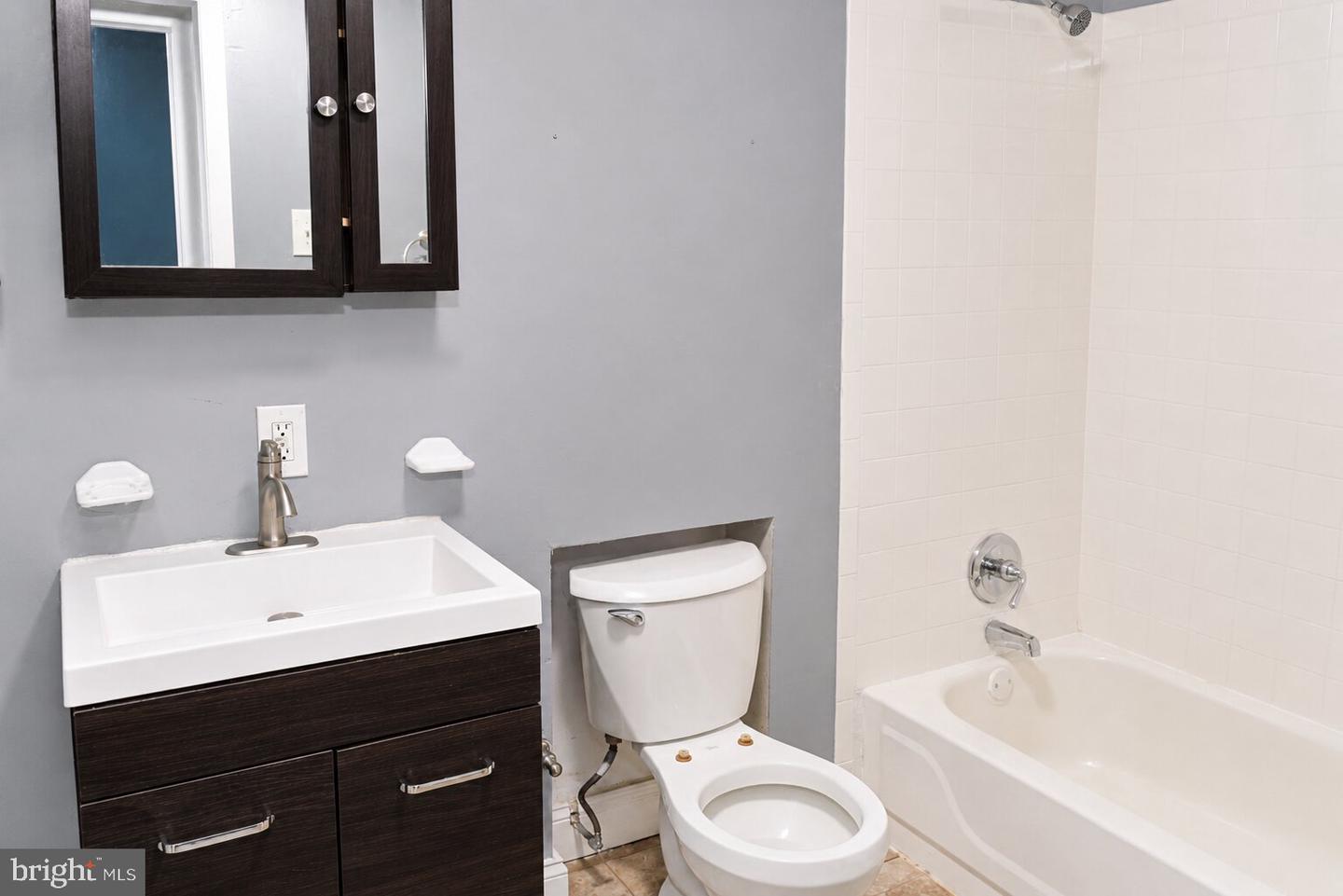 63 Galveston Pl Sw #b Property Photo 9