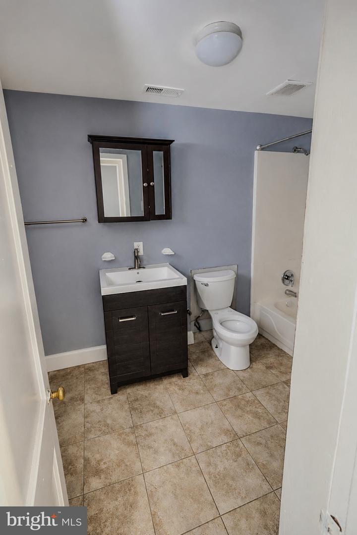 101 Galveston Pl Sw #4 Property Photo 6