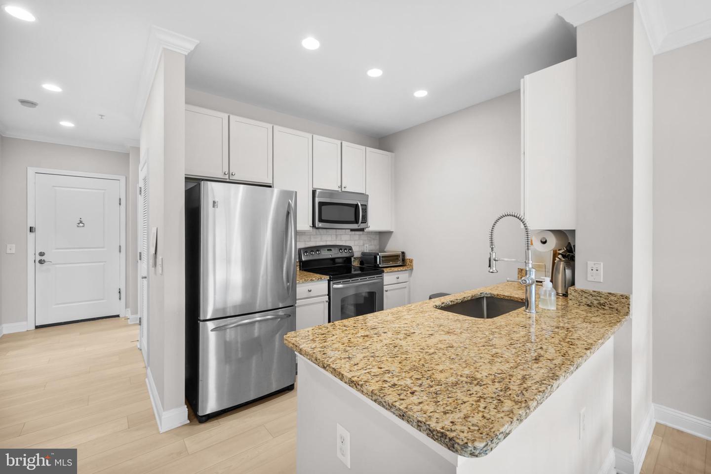 1391 Pennsylvania Ave Se #425 Property Photo 2