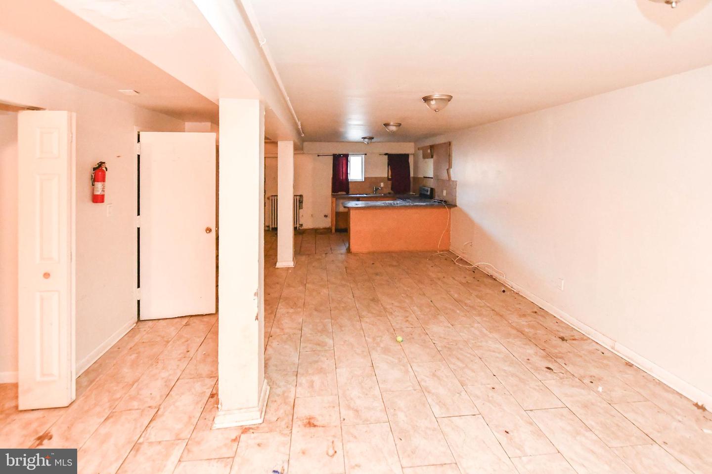 1656 U St Se Property Photo 4