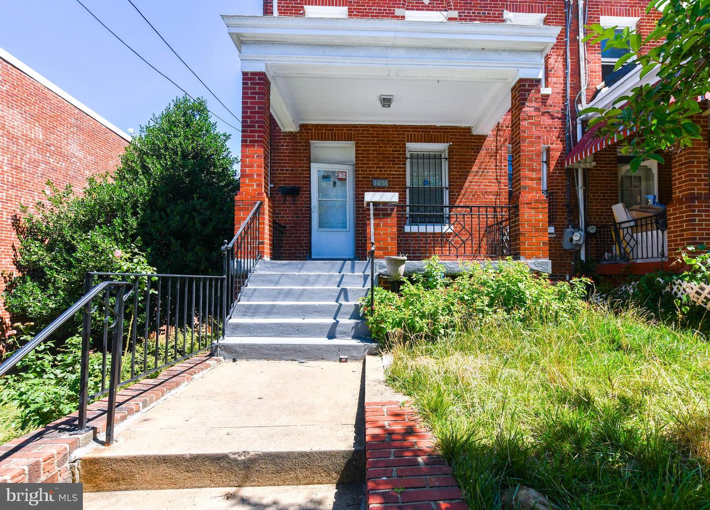 1656 U St Se Property Photo 5