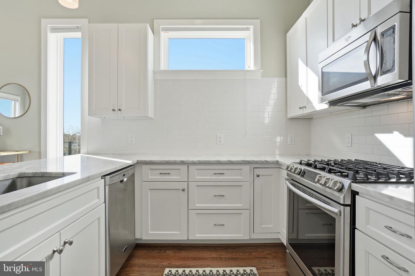 3222 Warder St Nw #5 Property Photo 4