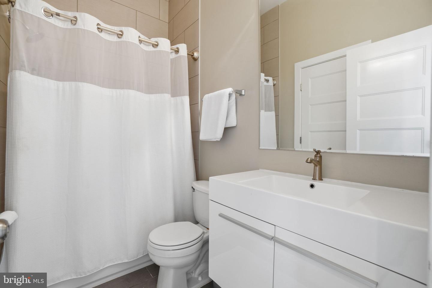 3222 Warder St Nw #5 Property Photo 11