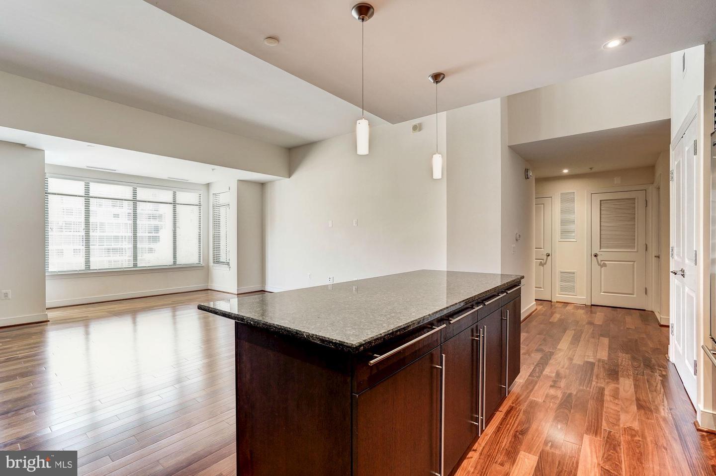2425 L St Nw #736 Property Photo 7