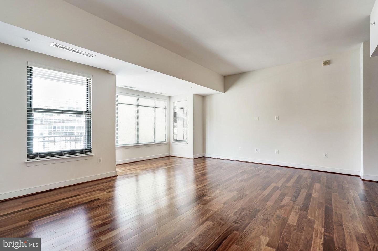 2425 L St Nw #736 Property Photo 9