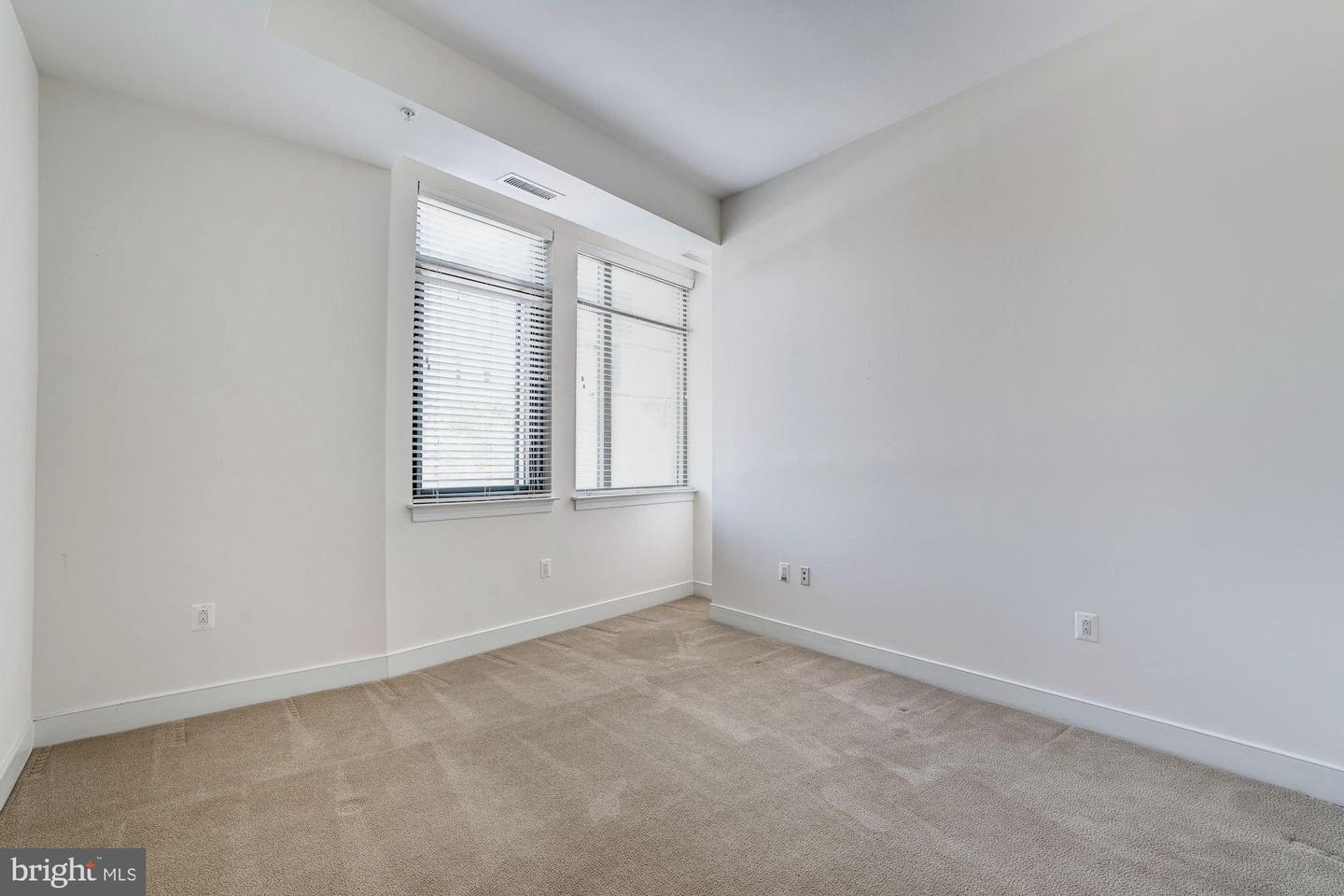 2425 L St Nw #736 Property Photo 10