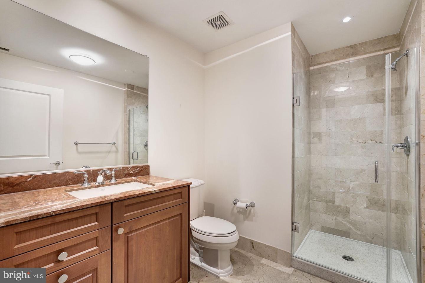 2425 L St Nw #736 Property Photo 12