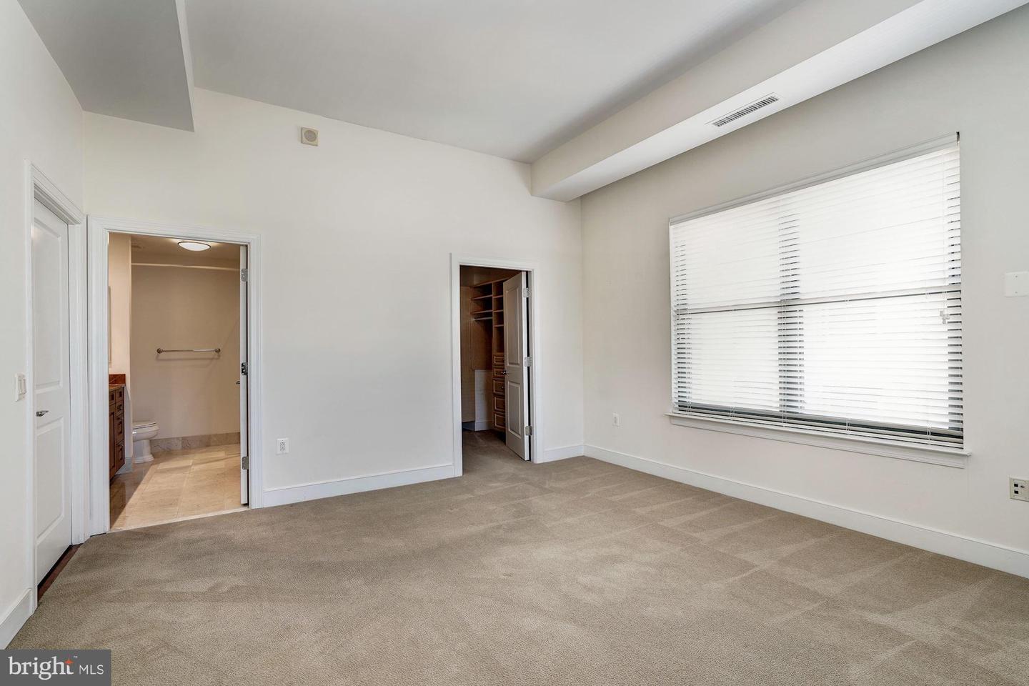 2425 L St Nw #736 Property Photo 17
