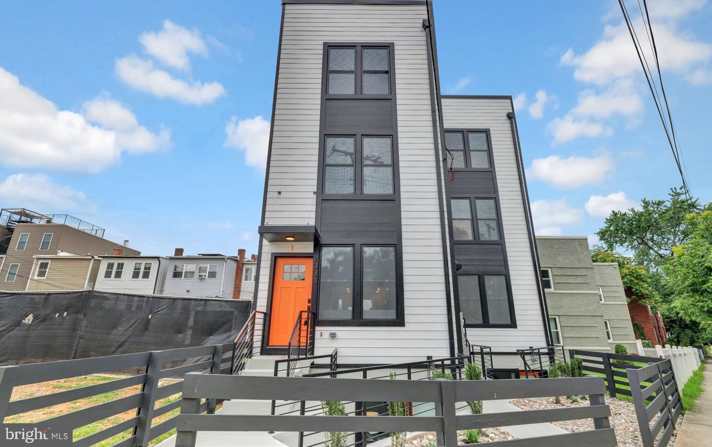 2333 Fairlawn Ave Se #1 Property Photo 1
