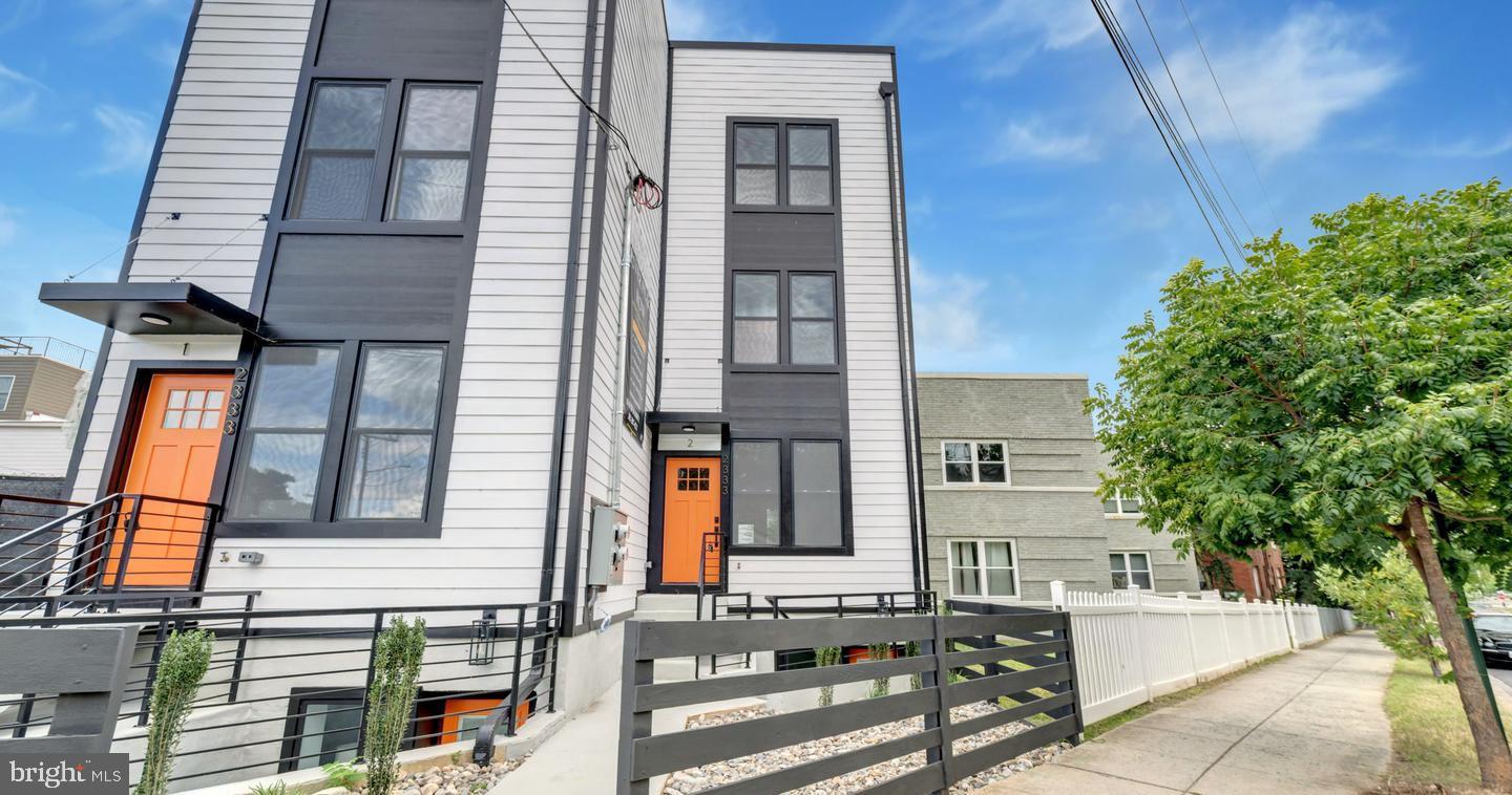2333 Fairlawn Ave Se #2 Property Photo 1