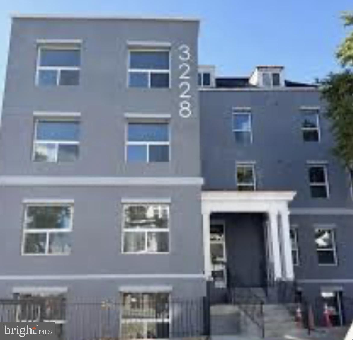 3228 Hiatt Pl Nw #2 Property Photo 1