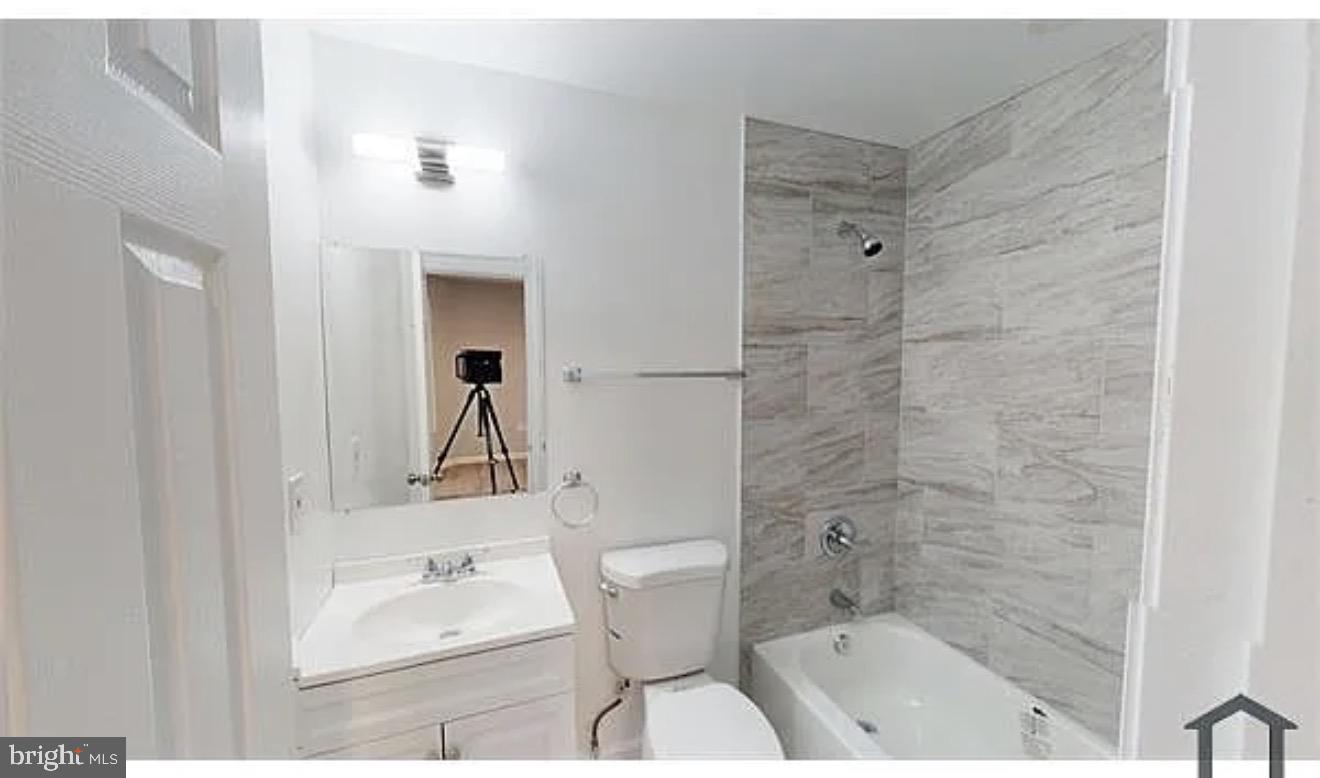 3228 Hiatt Pl Nw #2 Property Photo 9