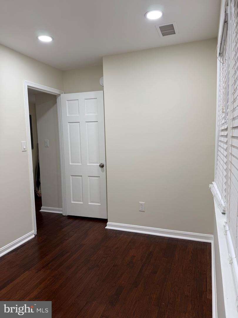 3816 V St Se #102 Property Photo 11