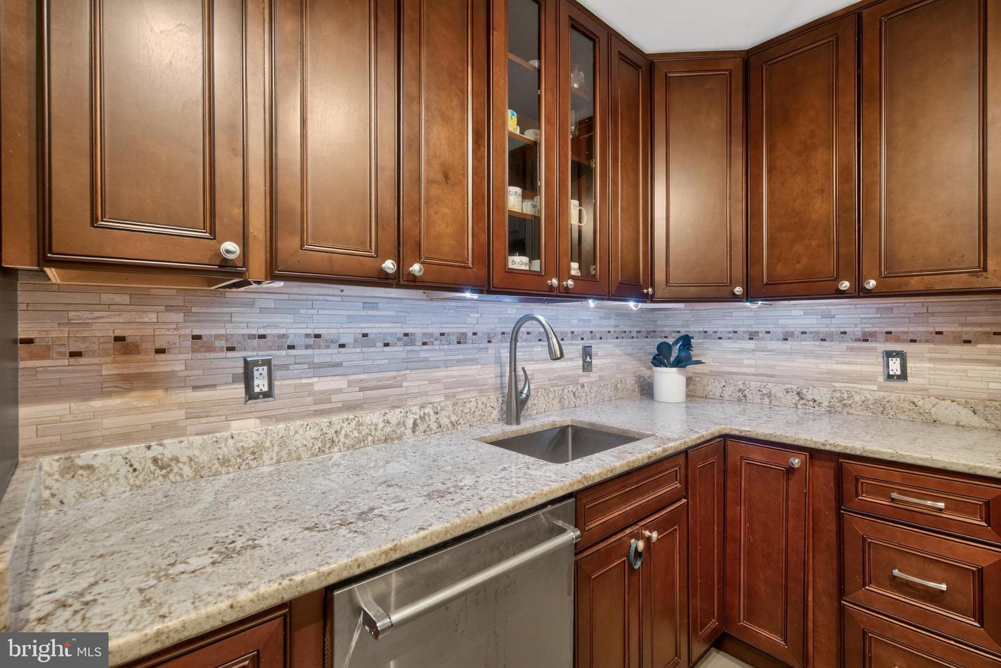 3001 Veazey Ter Nw #715 Property Photo 12