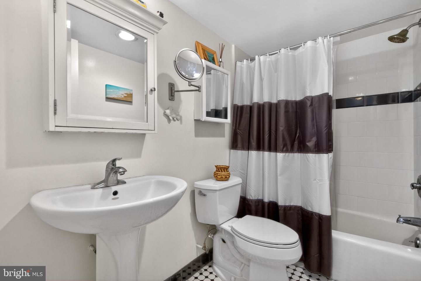 3001 Veazey Ter Nw #715 Property Photo 16
