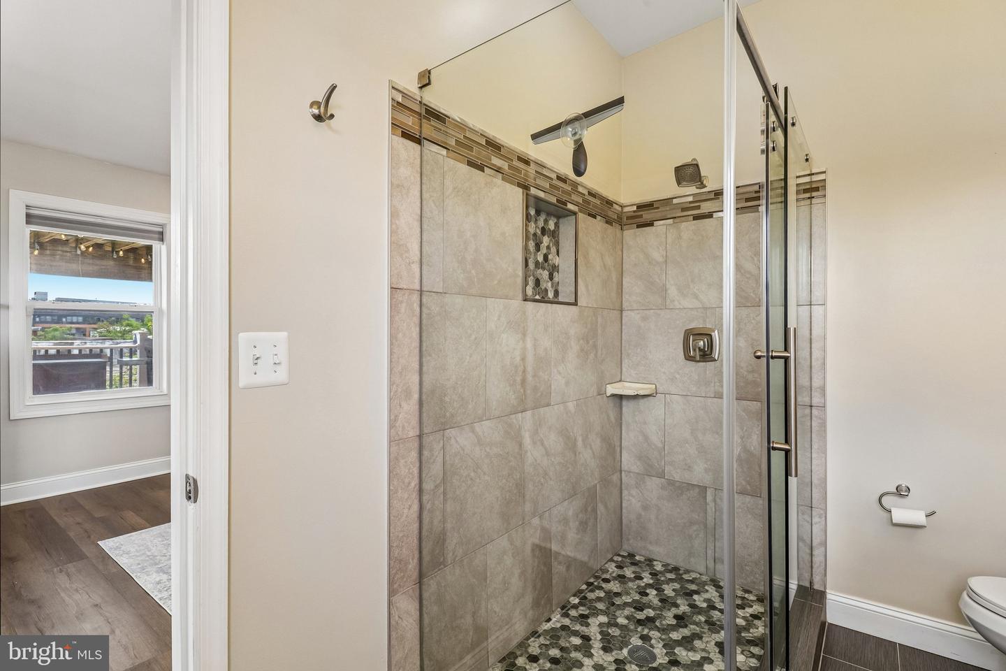 233 S St Ne #5 Property Photo 32