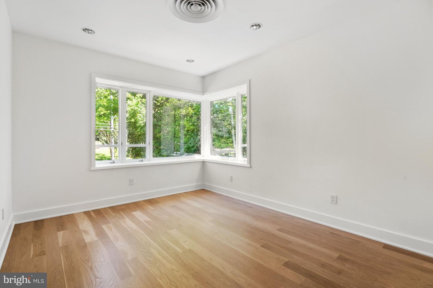2920 Albemarle St Nw Property Photo 24
