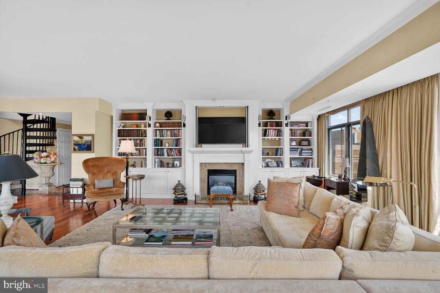 2425 L St Nw #939 Property Photo 4
