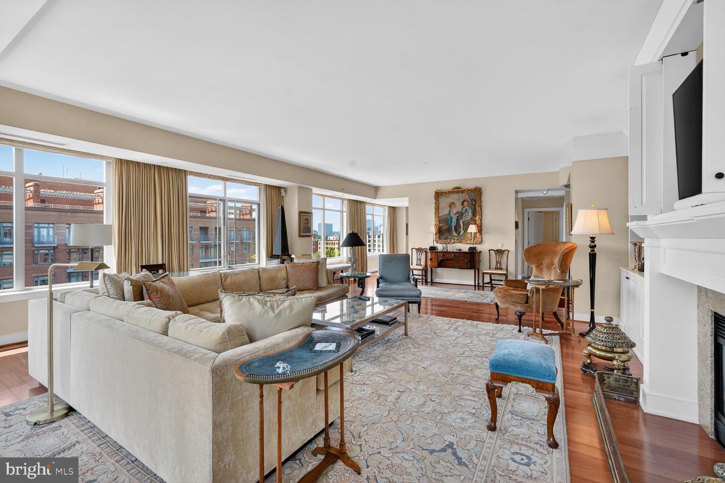 2425 L St Nw #939 Property Photo 8