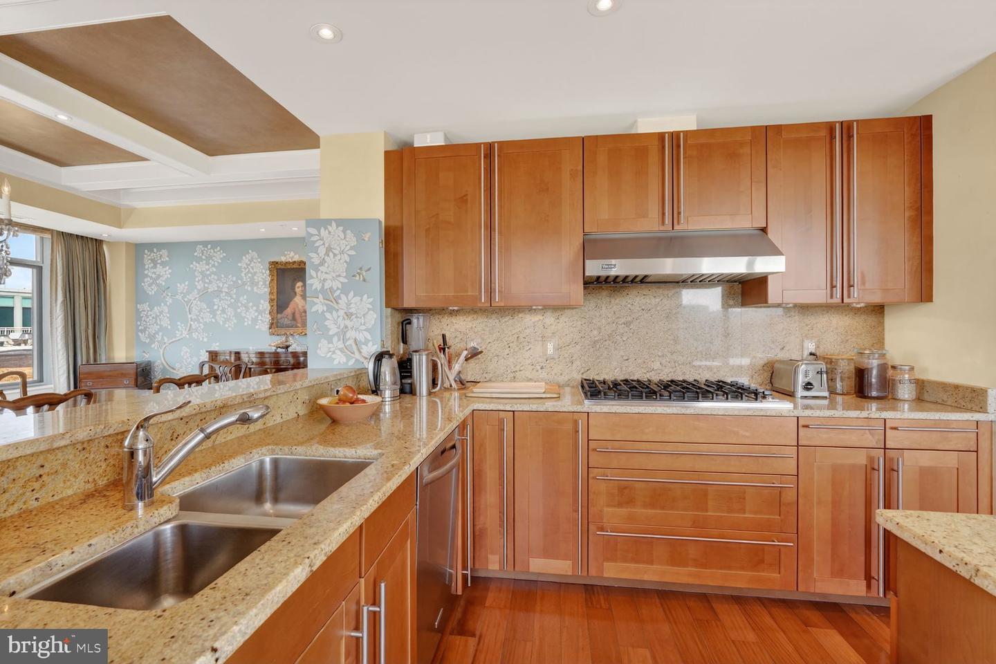 2425 L St Nw #939 Property Photo 16