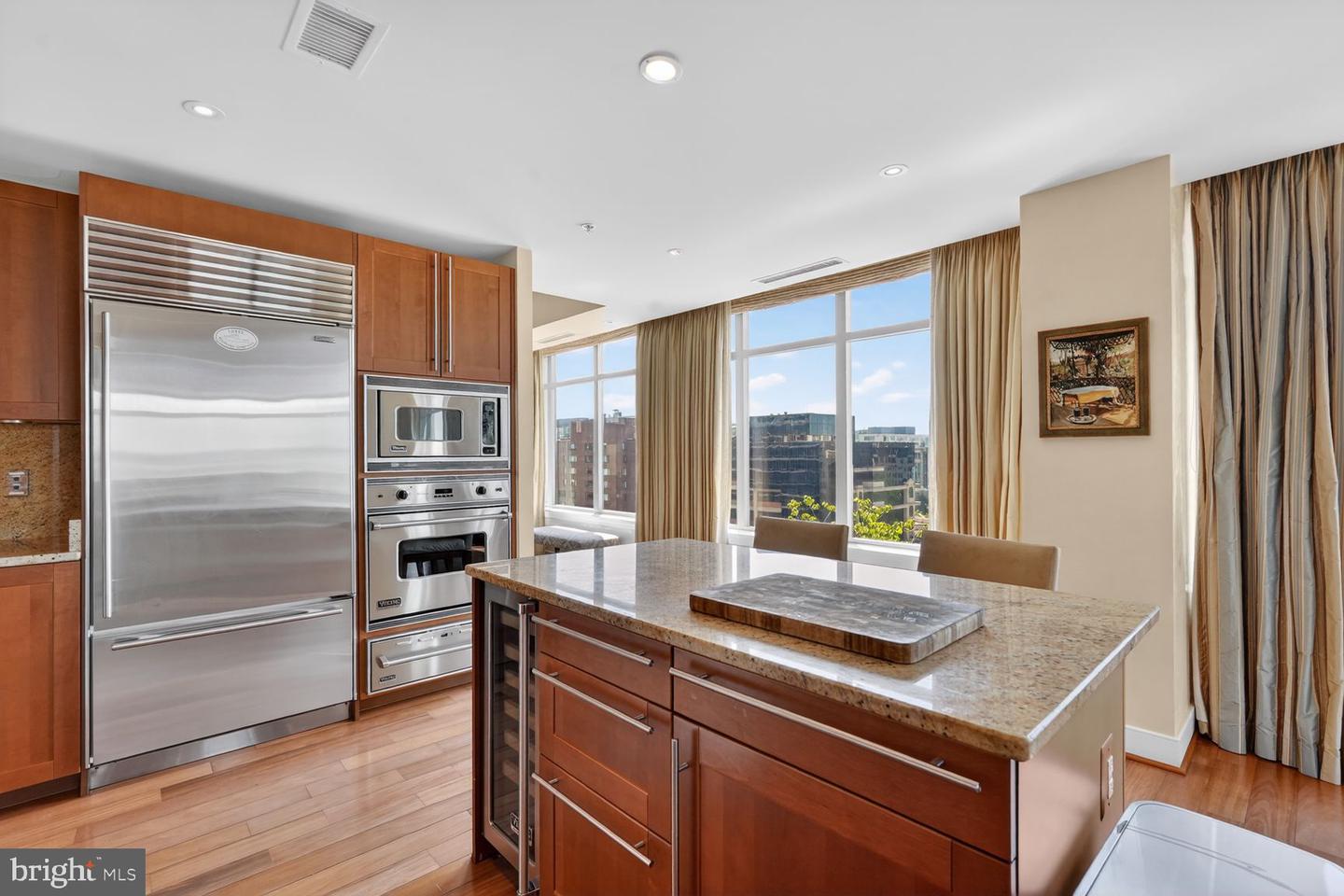 2425 L St Nw #939 Property Photo 18