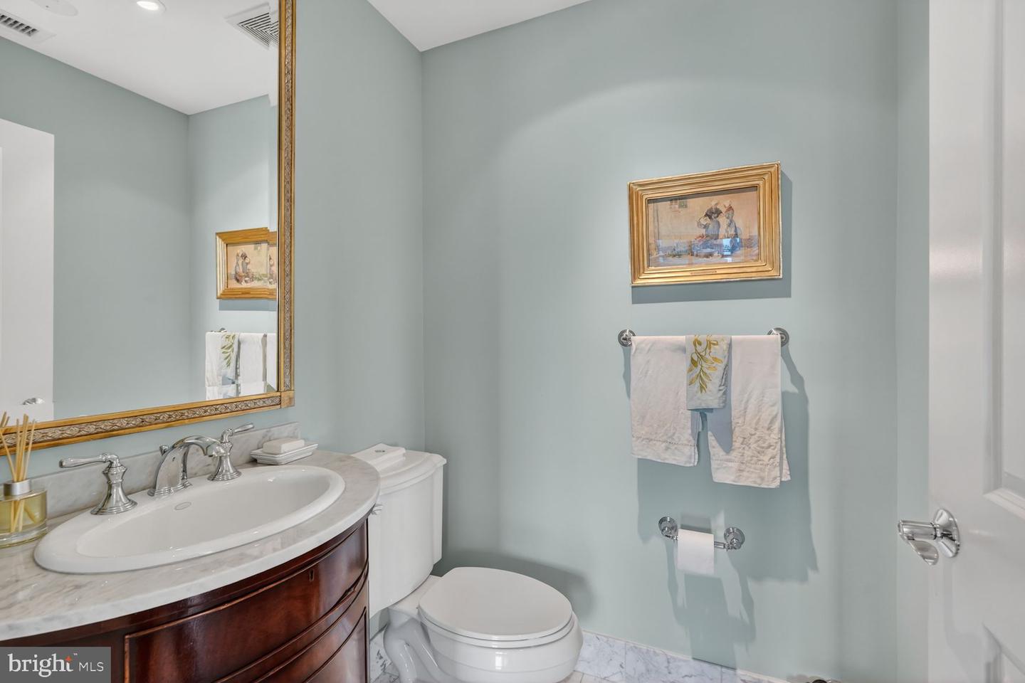 2425 L St Nw #939 Property Photo 20