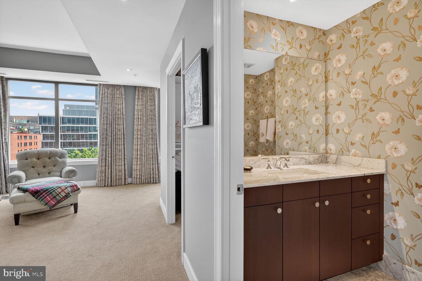 2425 L St Nw #939 Property Photo 28
