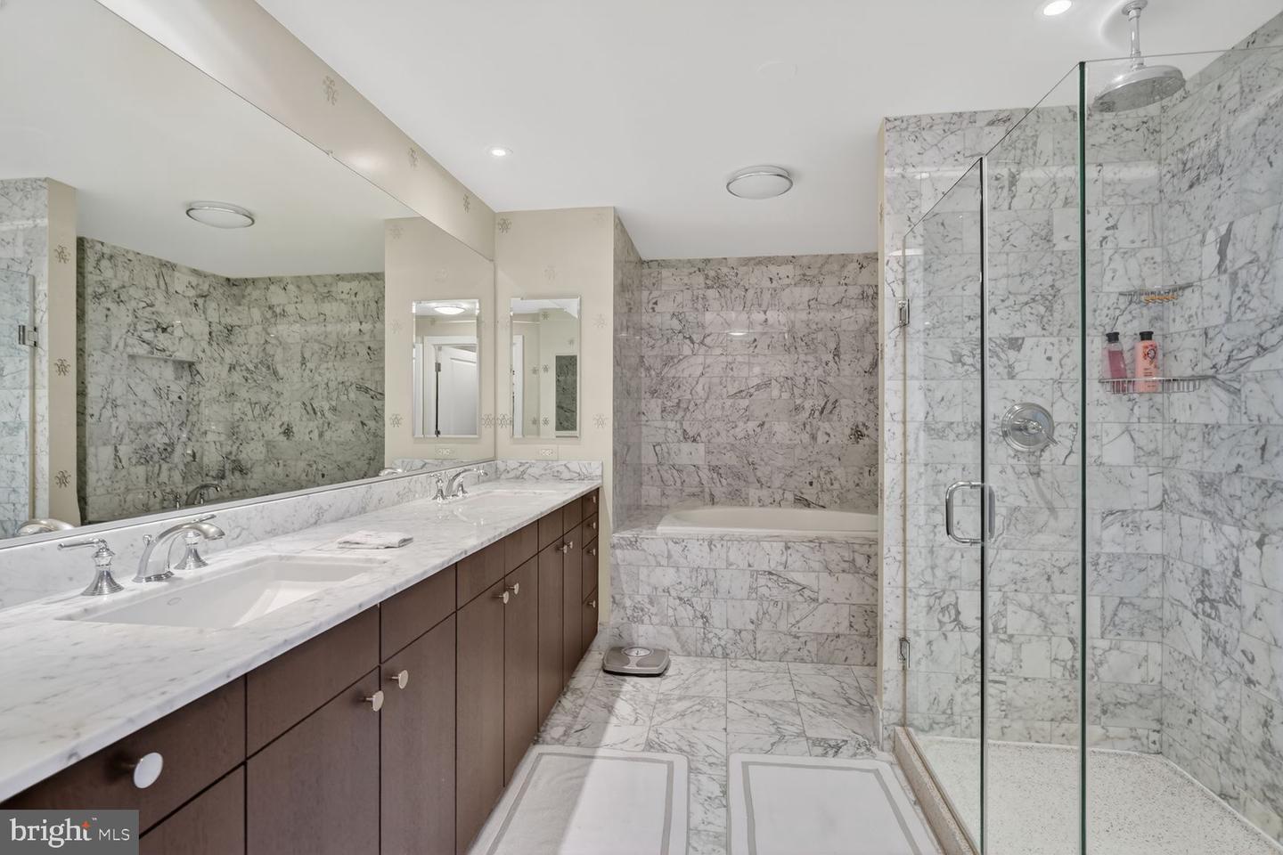2425 L St Nw #939 Property Photo 30