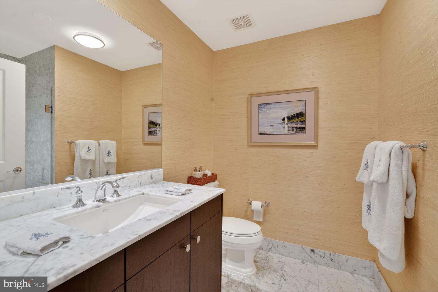 2425 L St Nw #939 Property Photo 35