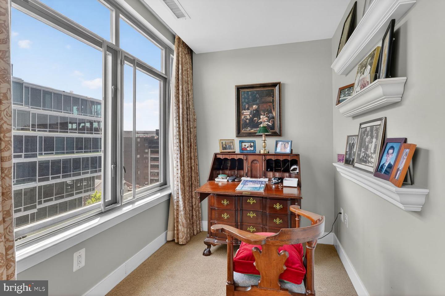 2425 L St Nw #939 Property Photo 38