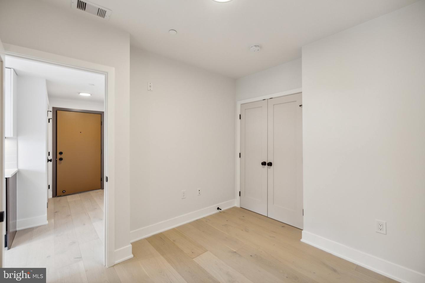 845 19th St Ne #ph-13 Property Photo 9