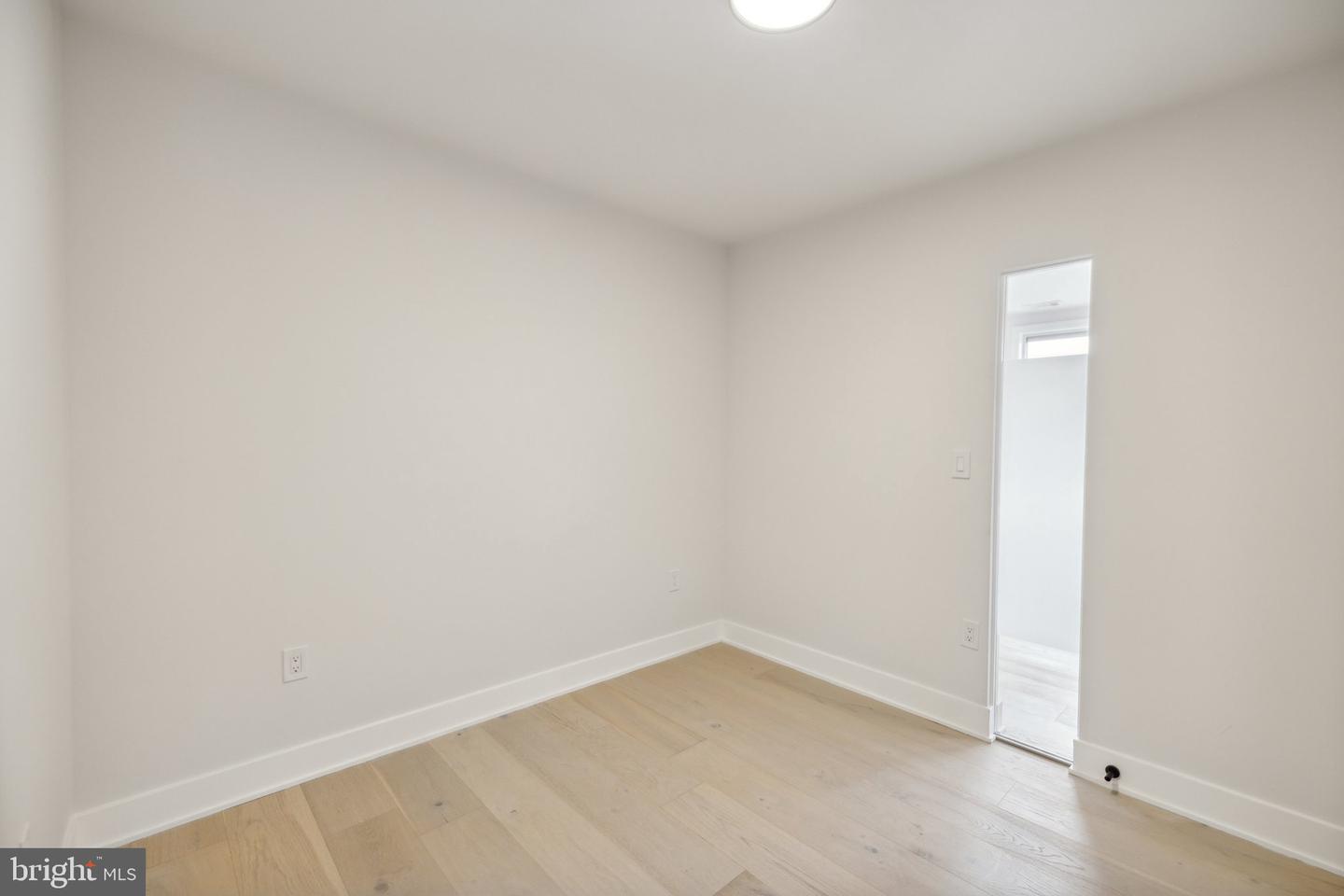845 19th St Ne #ph-13 Property Photo 10