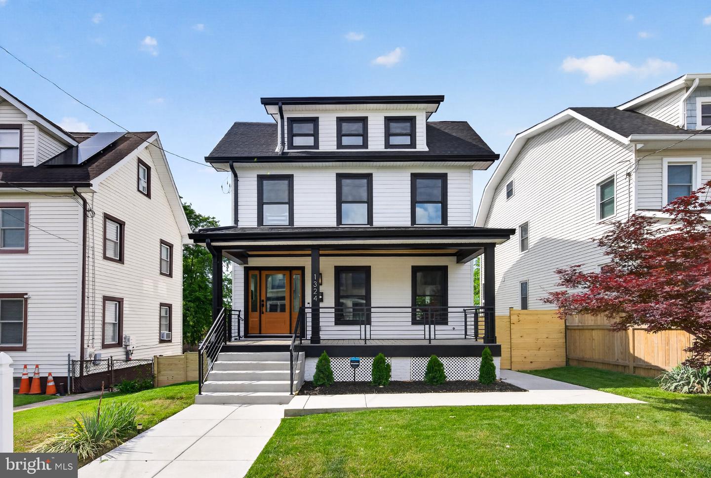 1324 Farragut St Nw Property Photo 1