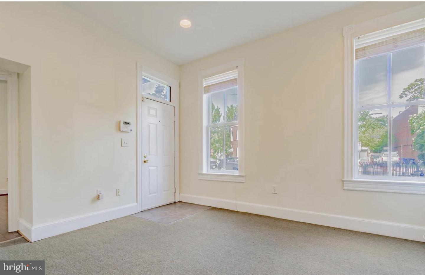 1133 D St Ne Property Photo 6