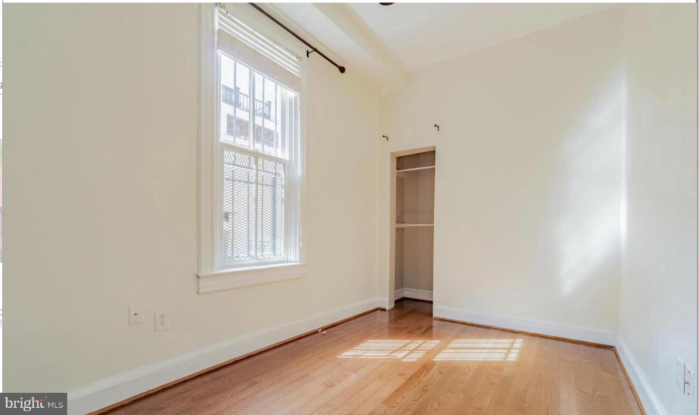 1133 D St Ne Property Photo 9