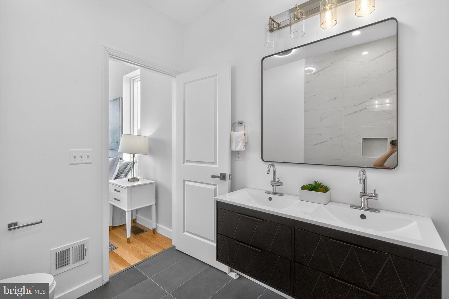 1516 North Carolina Ave Ne #1 Property Photo 12