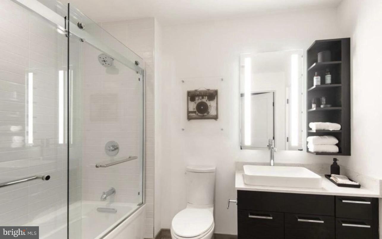 70 N St Se #n1014 Property Photo 4