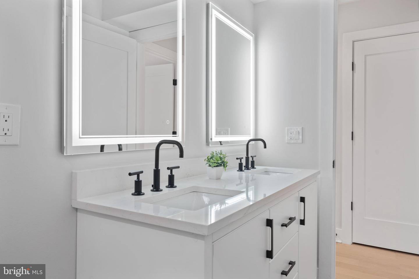 615 Irving St Nw #1 Property Photo 18