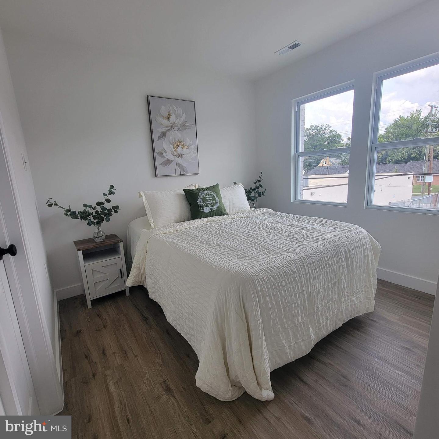 324 61st St Ne #5 Property Photo 6