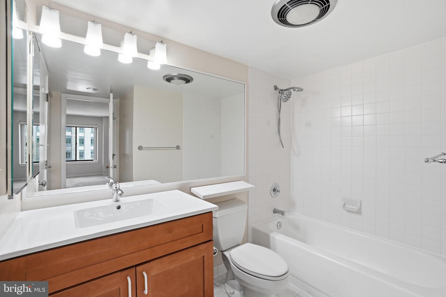 2111 Wisconsin Ave Nw #620 Property Photo 16
