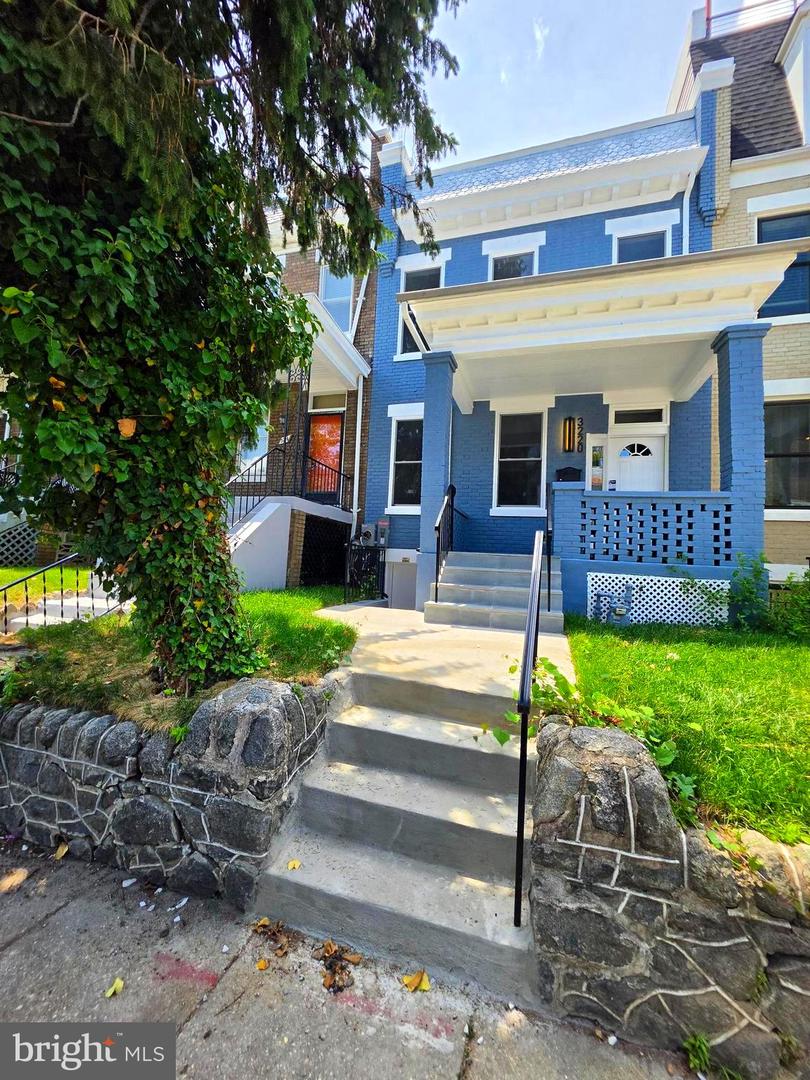 3220 Warder St Nw Property Photo 1