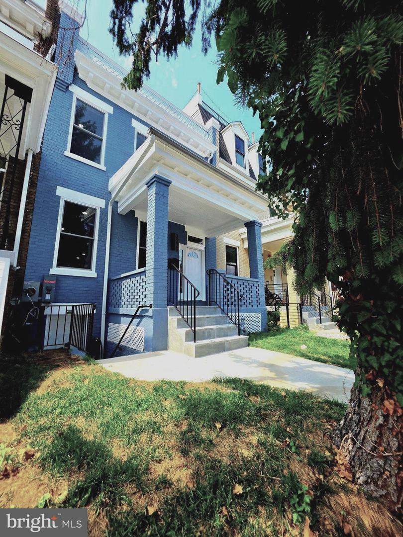 3220 Warder St Nw Property Photo 1