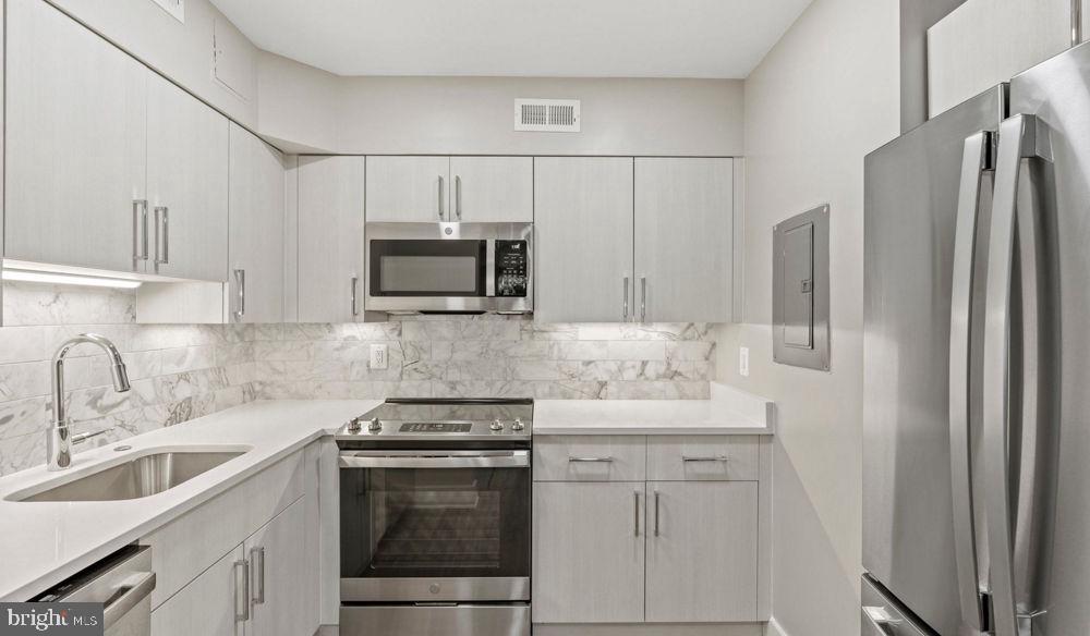 3401 38th St Nw #t01-101 Property Photo 2