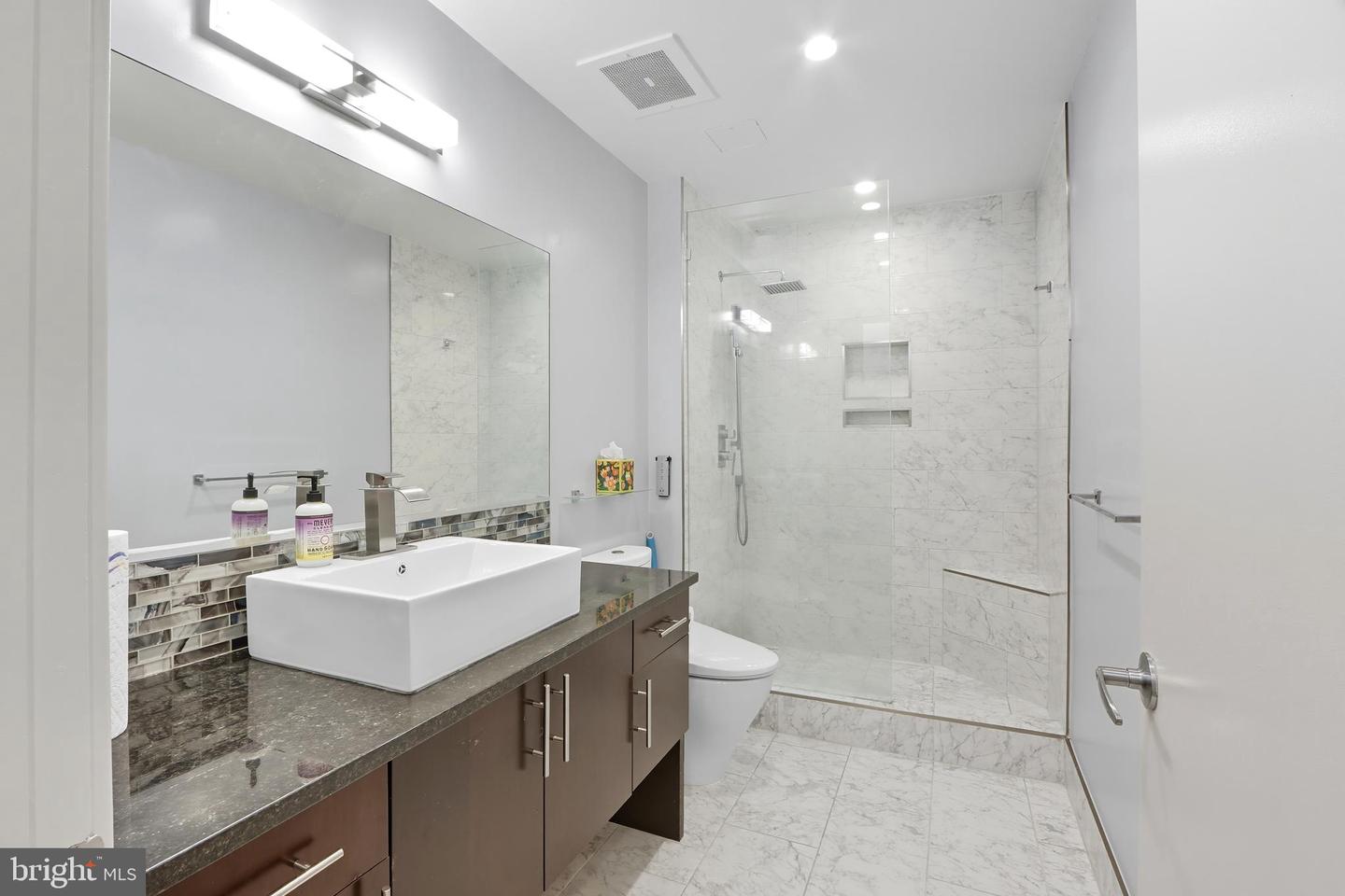 929 Florida Ave Nw #8001 Property Photo 16